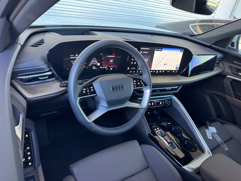 New 2025 Audi Q5 2.0T Premium SUV