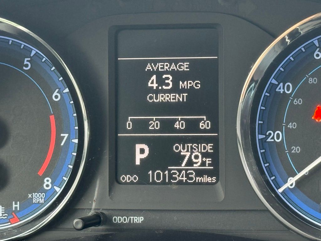 2018 Toyota Corolla LE photo 3