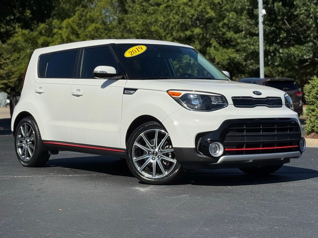 Used 2019 Kia Soul ! Hatchback