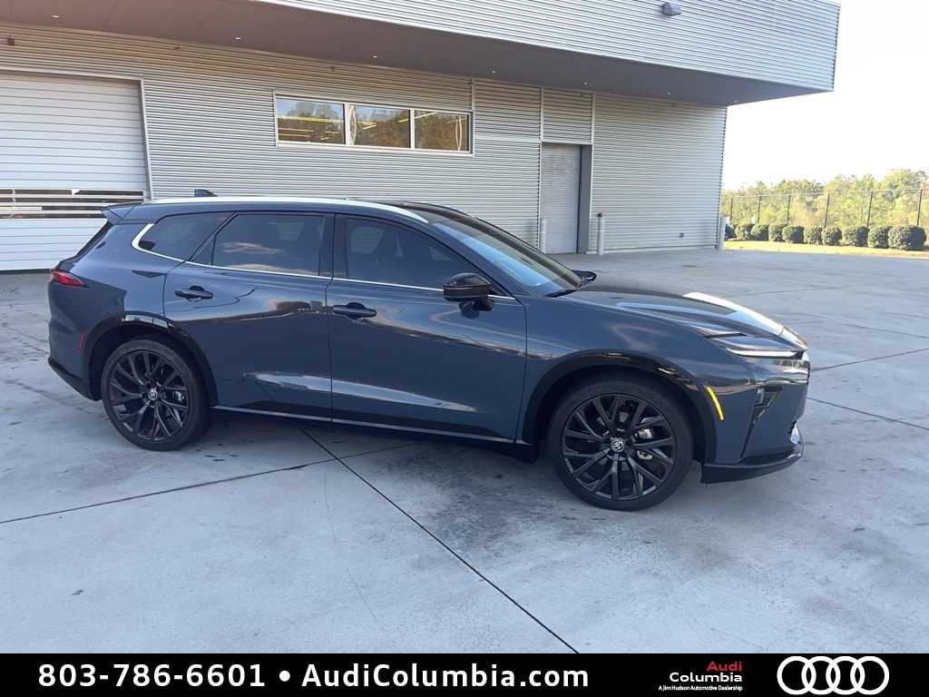 Used 2025 Toyota Crown Signia Limited SUV