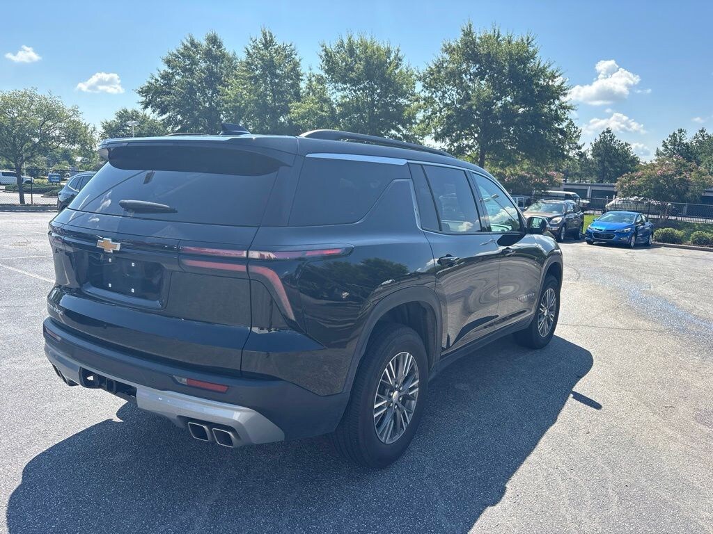 Used 2025 Chevrolet Traverse LT SUV