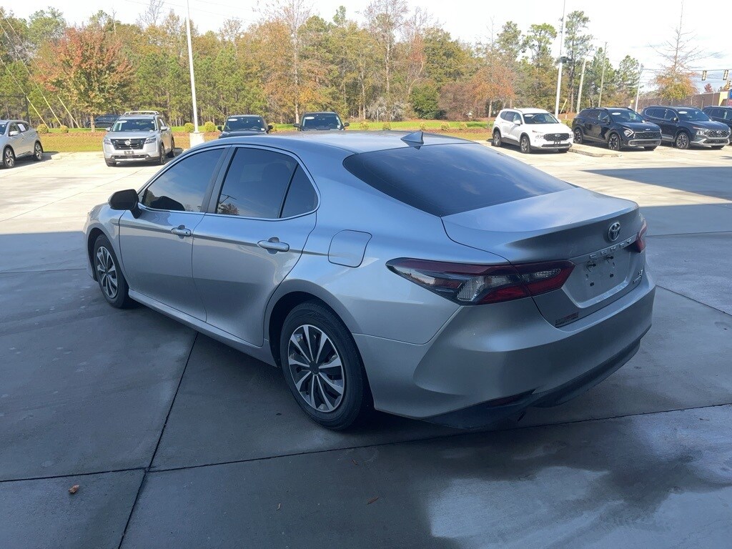 2022 Toyota Camry Hybrid LE photo 3