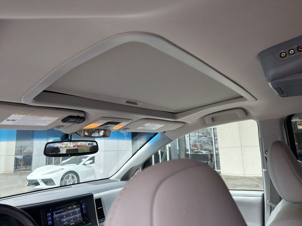 Used 2017 Toyota Sienna XLE 8 Passenger Van Passenger Van