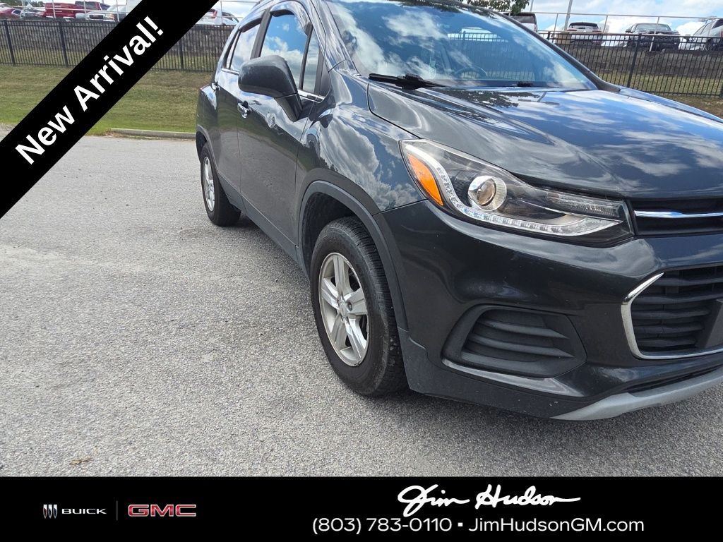 2018 Chevrolet Trax LT photo 2