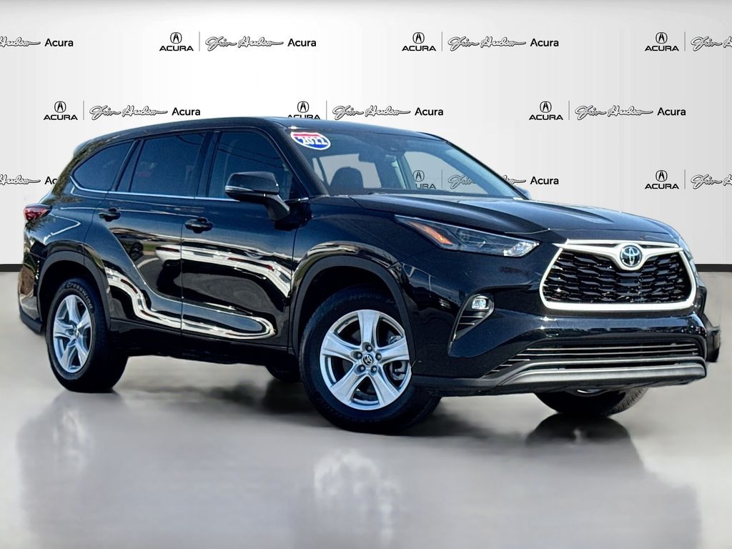Used 2022 Toyota Highlander LE SUV