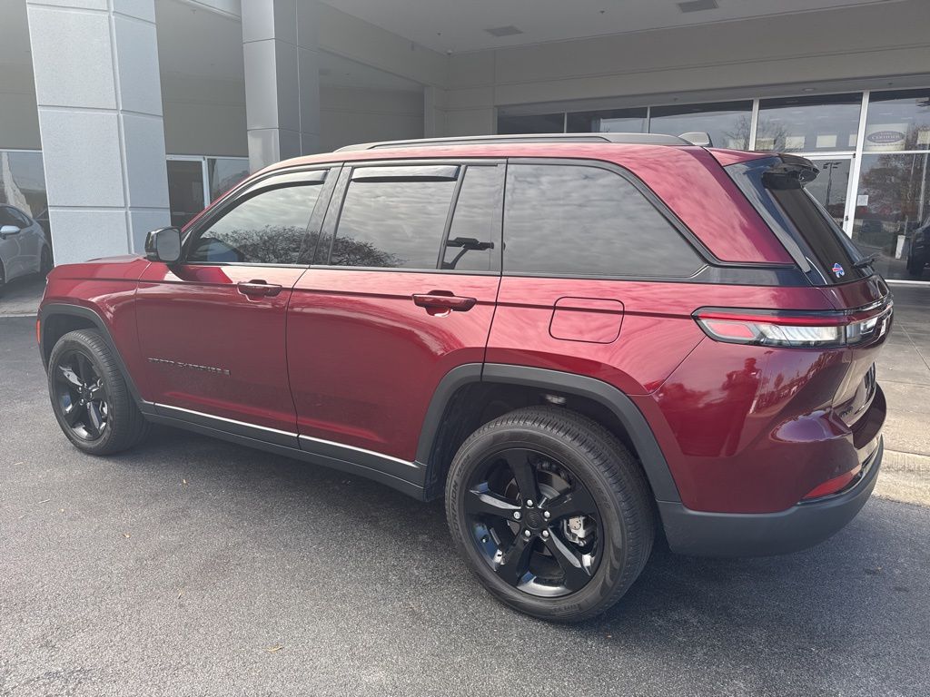 2024 Jeep Grand Cherokee Limited photo 4