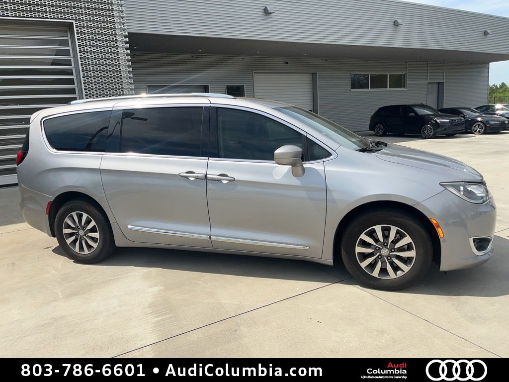 2020 Chrysler Pacifica Touring L Plus's photo