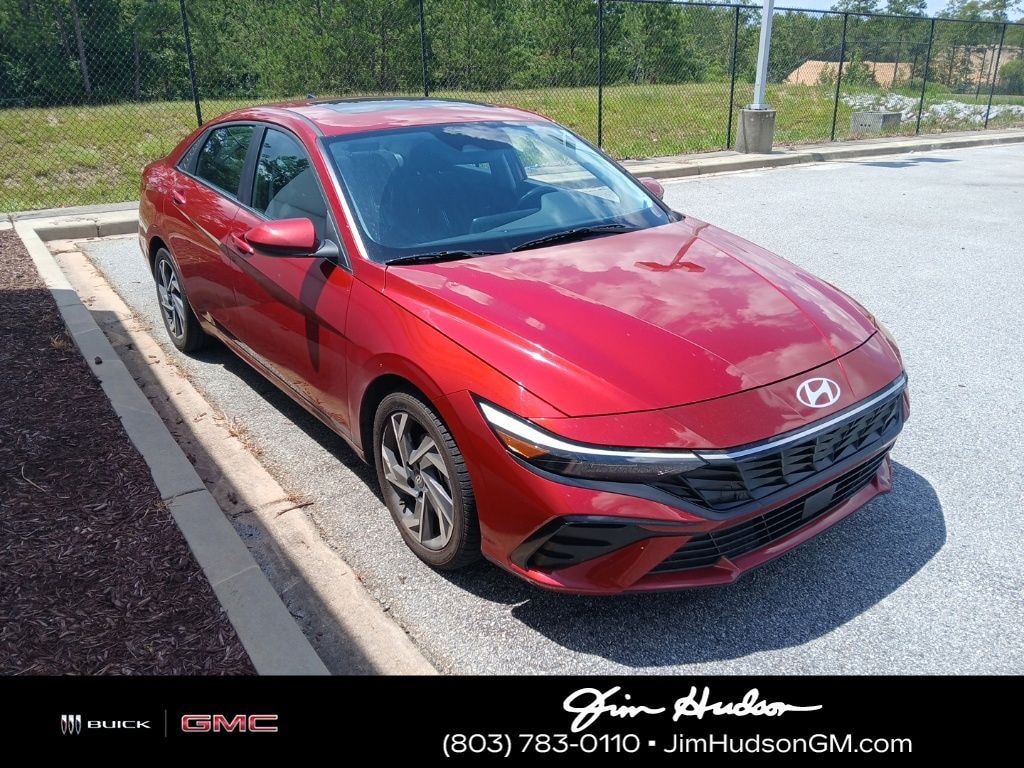 Used 2025 Hyundai Elantra SEL Convenience Sedan
