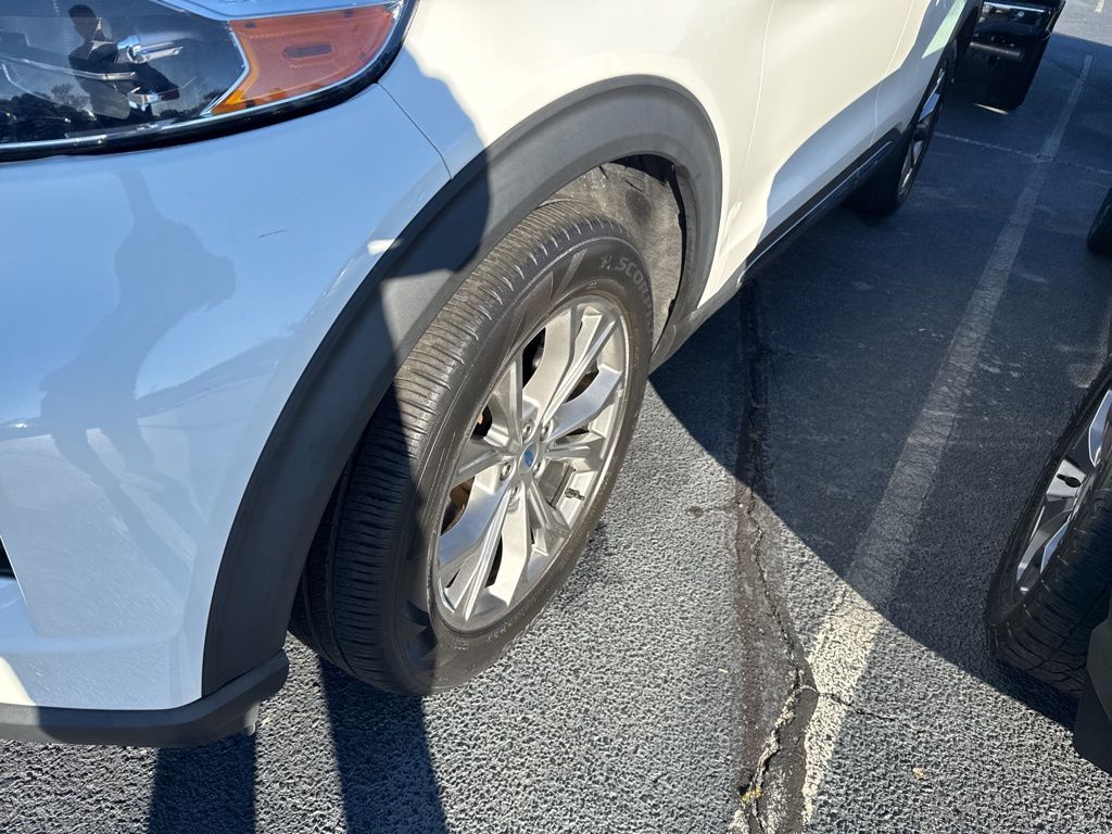 2022 Ford Explorer XLT photo 2