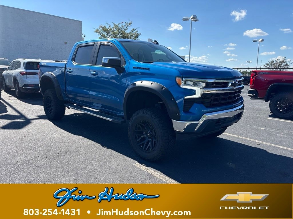 Used 2022 Chevrolet Silverado 1500 LT w/1LT Truck Crew Cab
