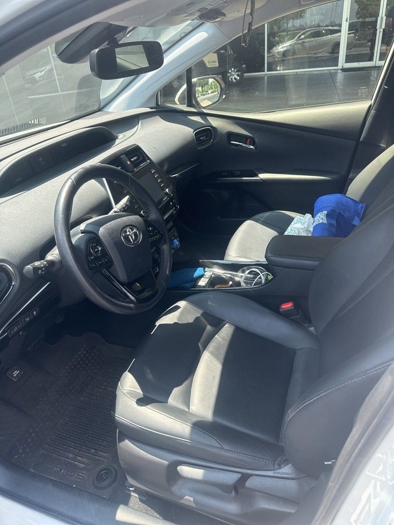 2022 Toyota Prius XLE AWD-e photo 3