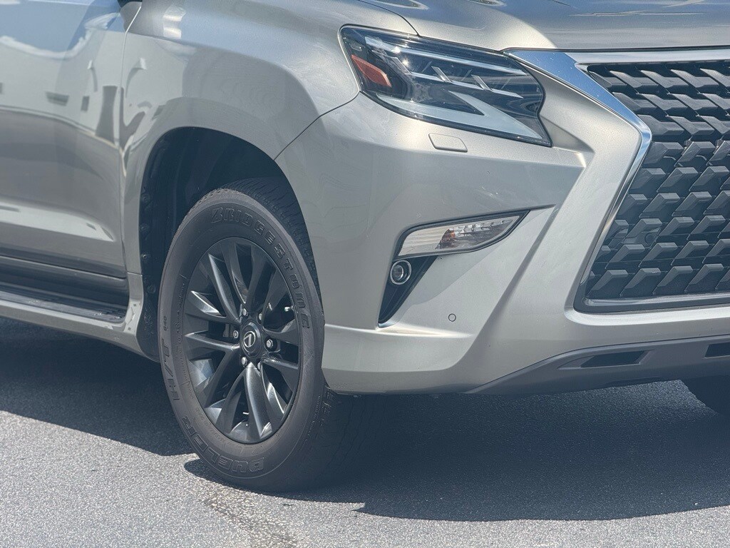 2023 Lexus GX 460 Premium photo 2