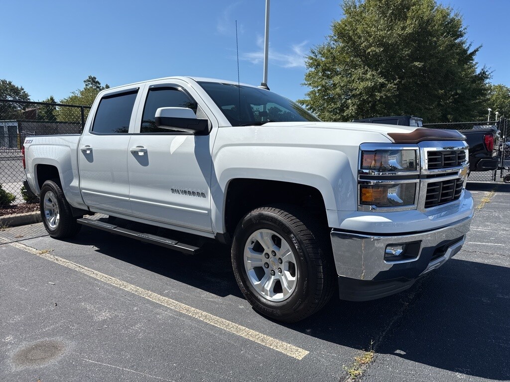 2015 Chevrolet Silverado 1500 LT photo 3