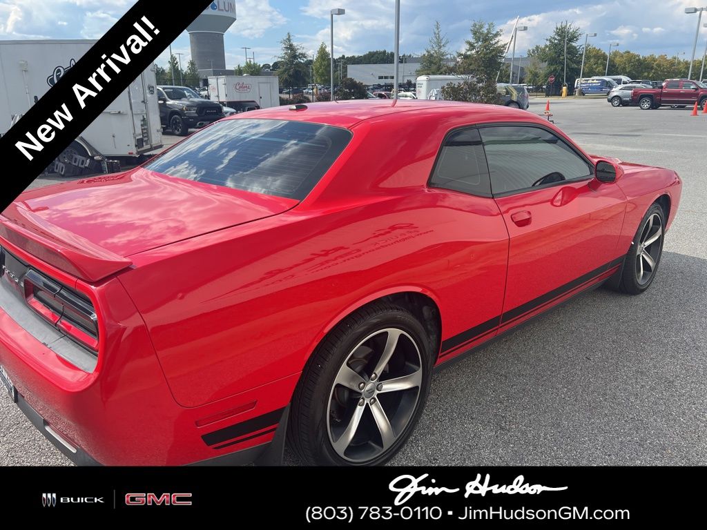 2019 Dodge Challenger SXT photo 4