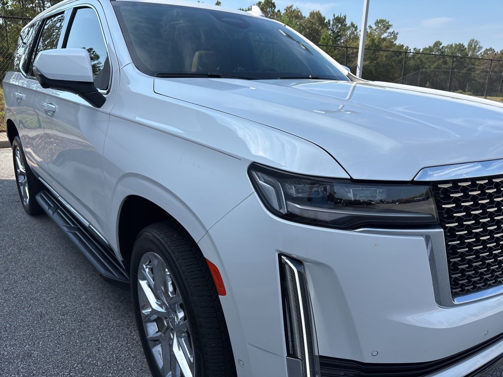 2023 Cadillac Escalade Premium Luxury photo 3
