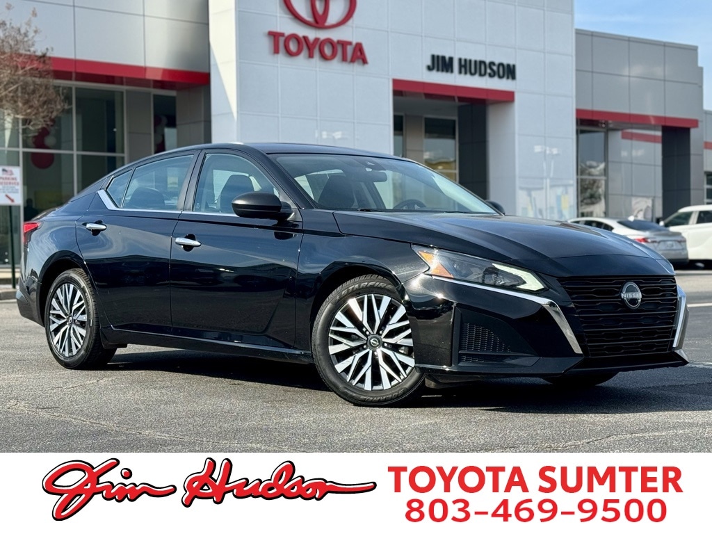 Used 2024 Nissan Altima 2.5 SV Sedan
