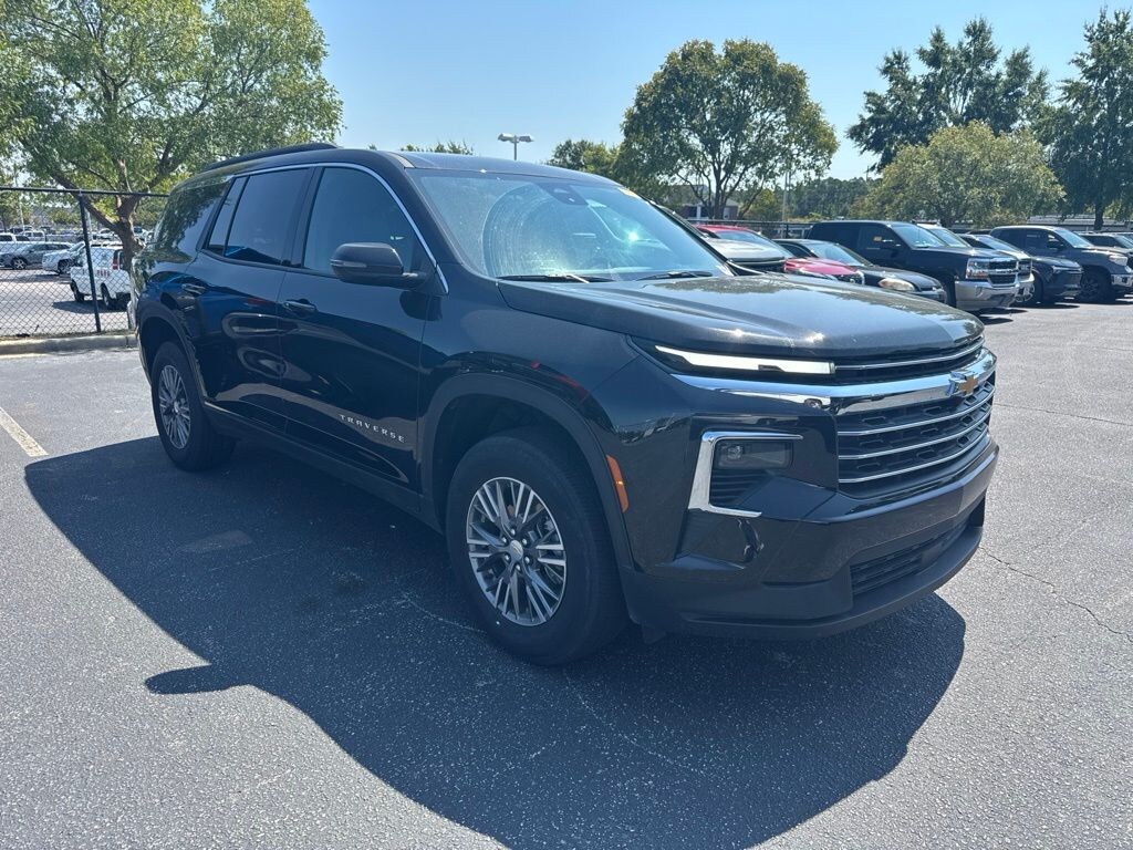 Used 2026 Chevrolet Traverse LT SUV