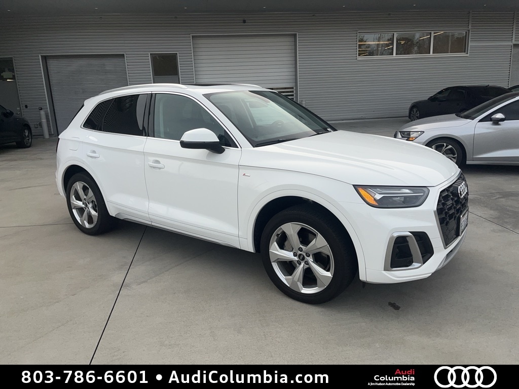 2023 Audi Q5 Premium Plus's photo