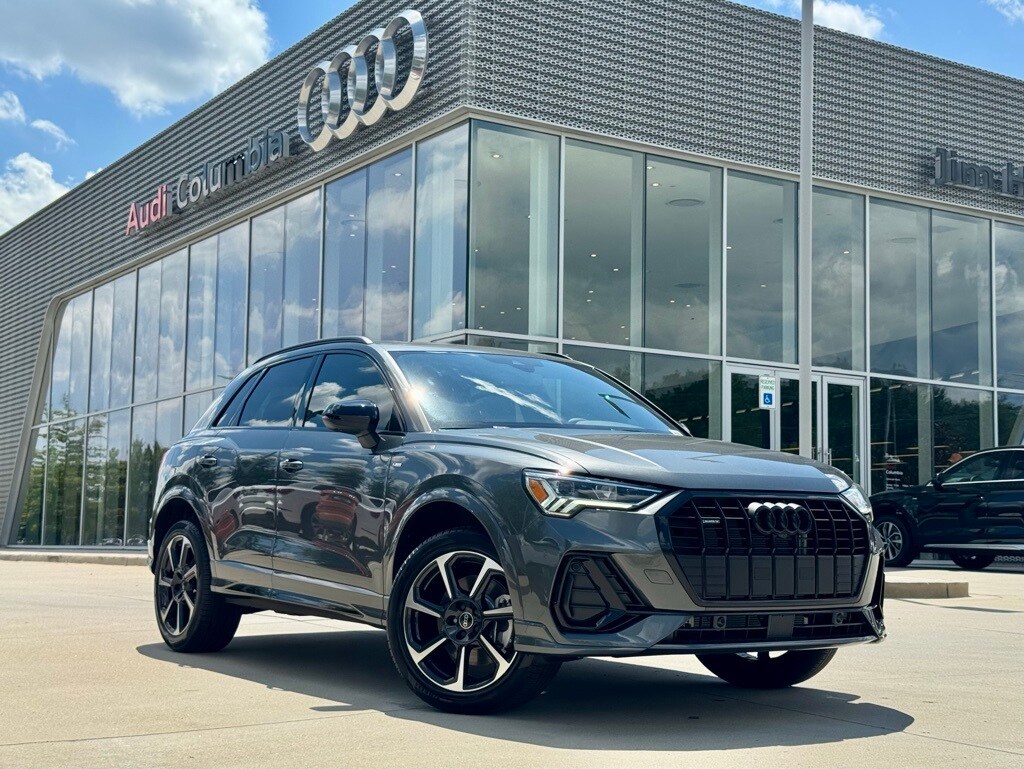 2025 Audi Q3 45 TFSI S line Premium Plus photo 2