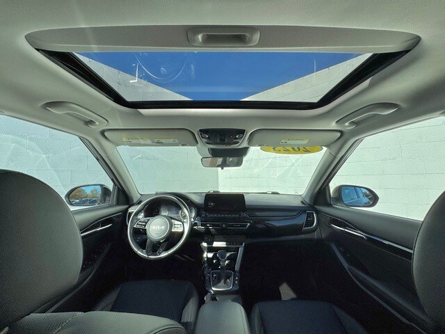 2023 Kia Seltos EX photo 4