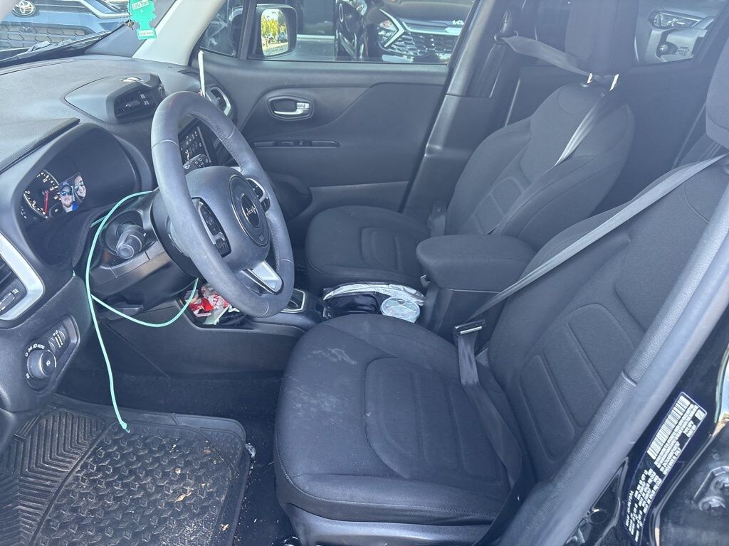 Used 2019 Jeep Renegade Latitude FWD SUV