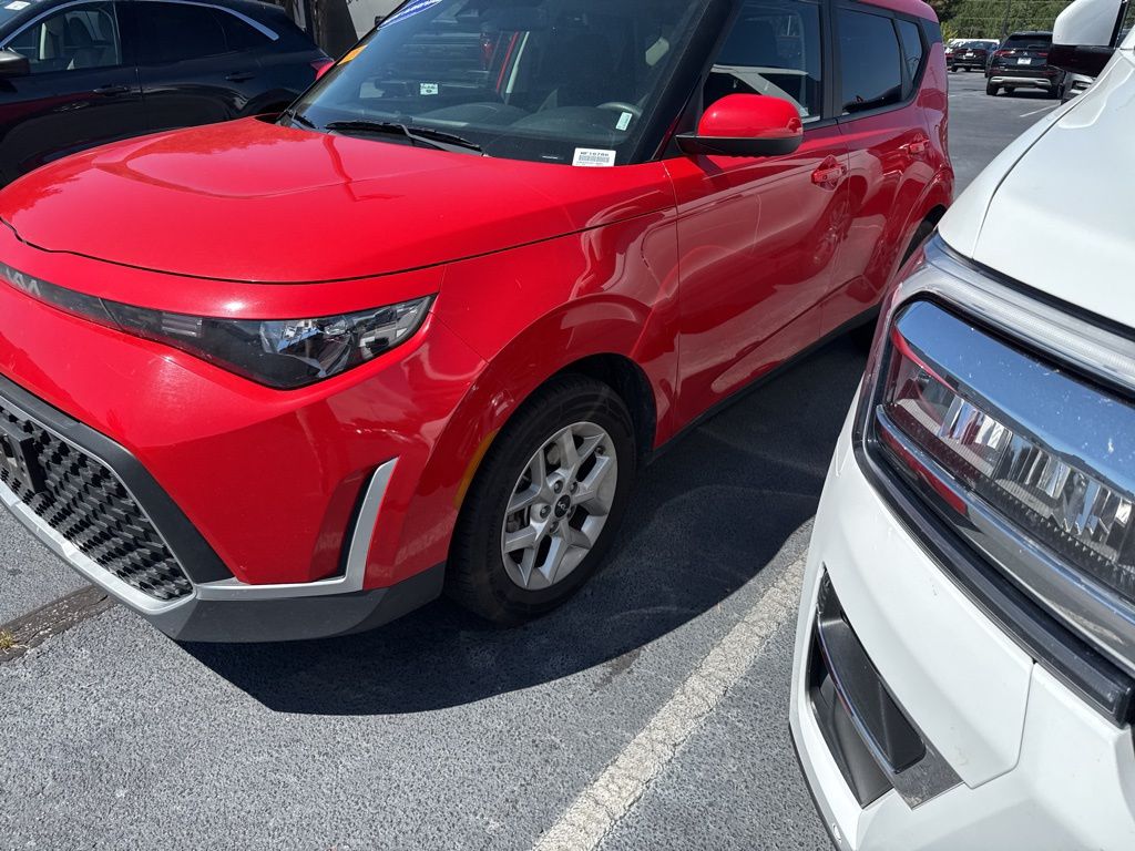 2023 Kia Soul LX photo 2