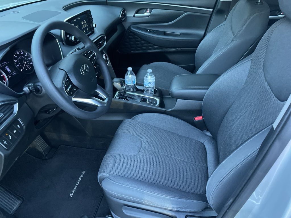 2019 Hyundai Santa Fe SE photo 4