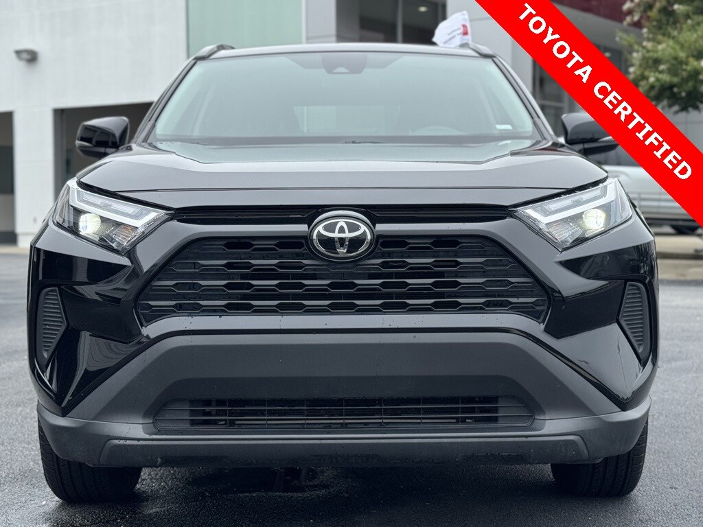 2023 Toyota RAV4 XLE photo 2