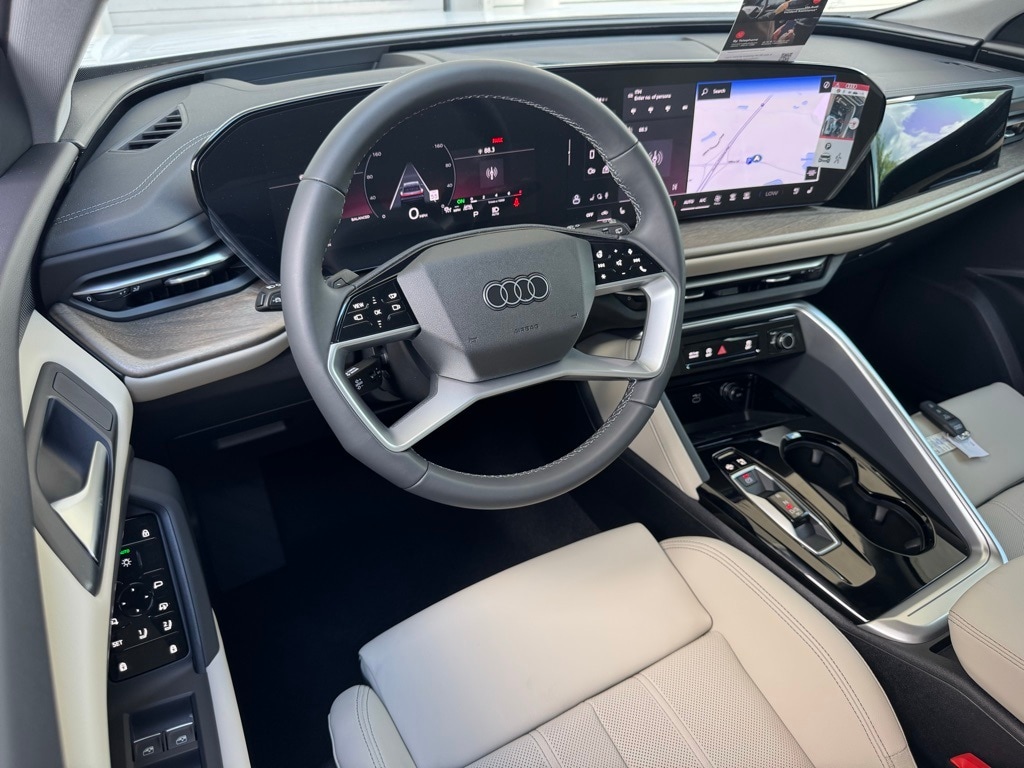 2025 Audi Q5 2.0T Premium Plus photo 3