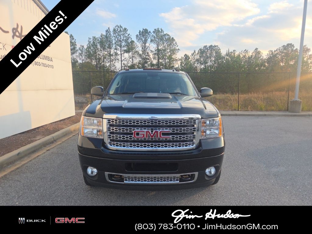 2011 Gmc Sierra 3500 HD Denali photo 2