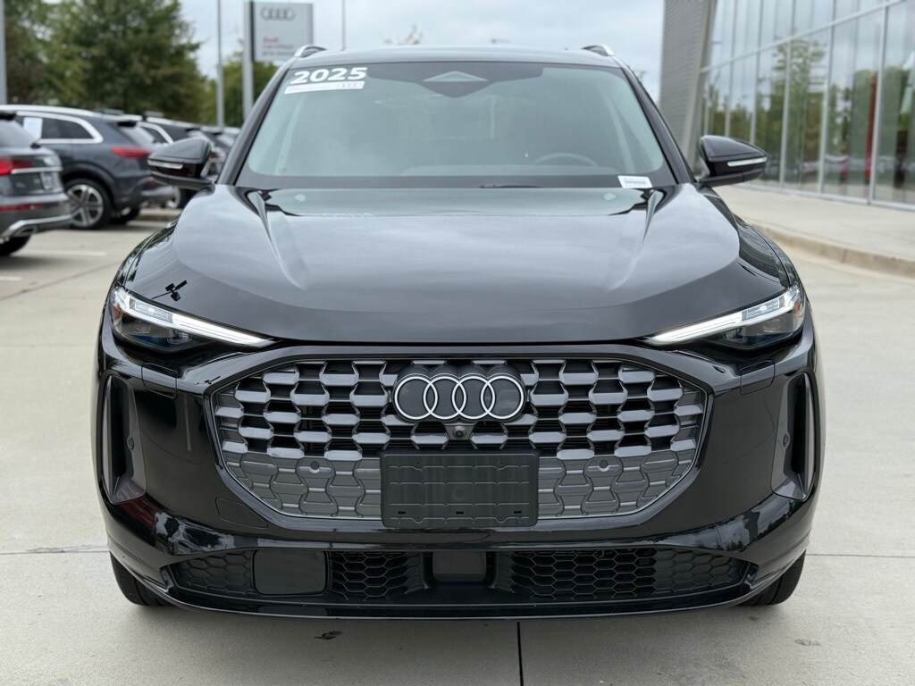 2025 Audi Q5 2.0T Premium Plus photo 3