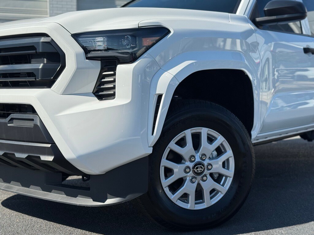 2024 Toyota Tacoma 4x4 SR photo 3