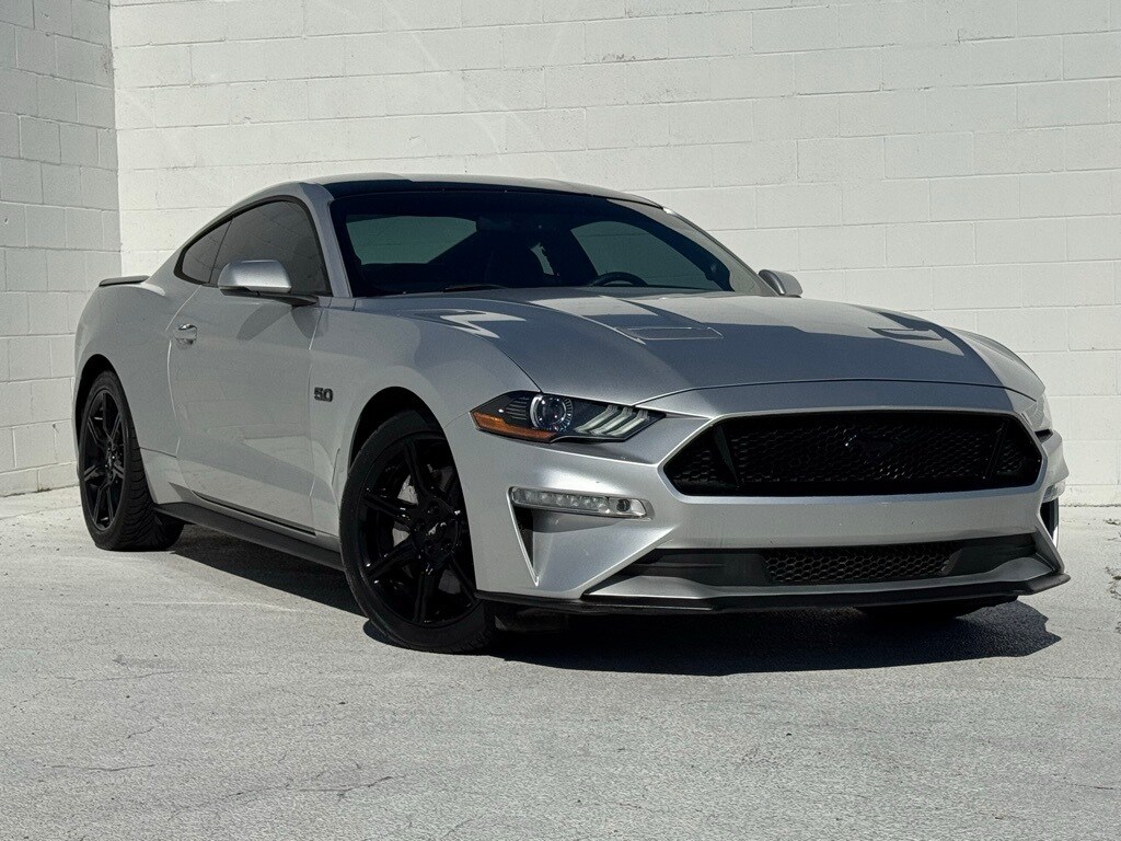 2018 Ford Mustang GT Premium photo 2