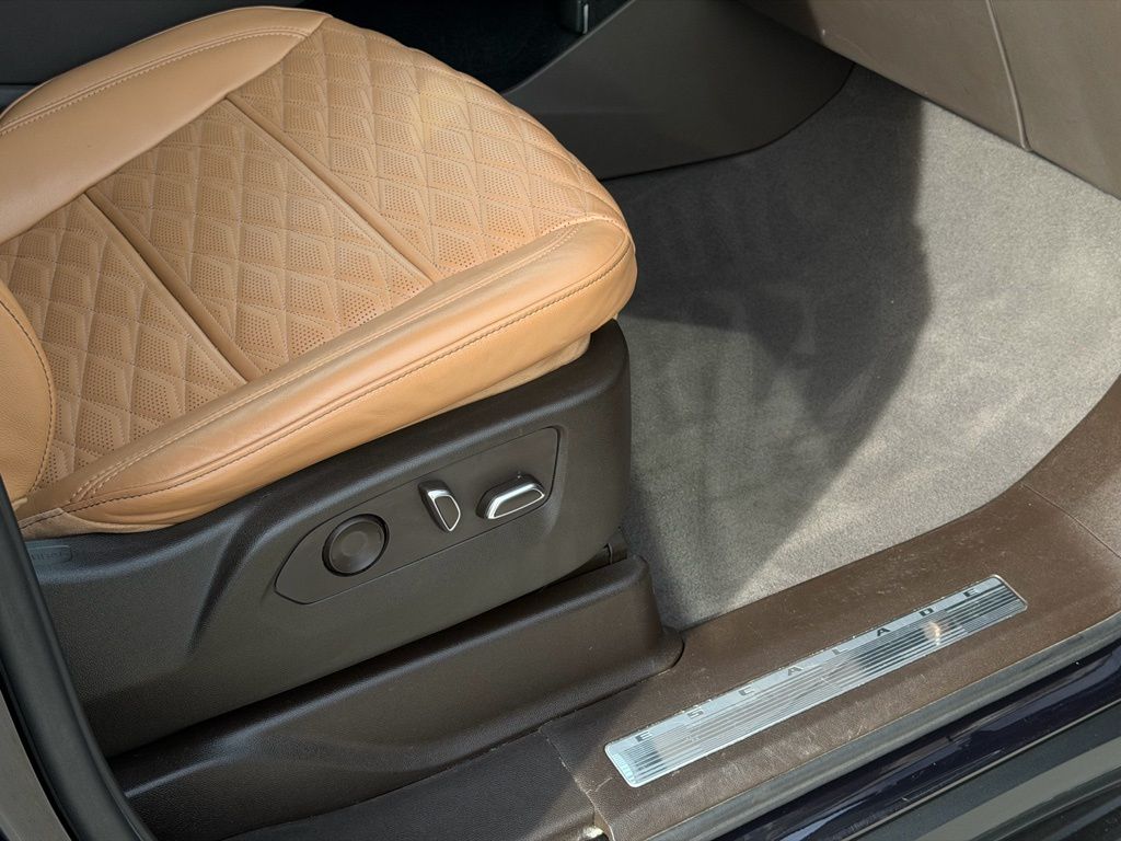 2023 Cadillac Escalade Premium Luxury - Photo 10