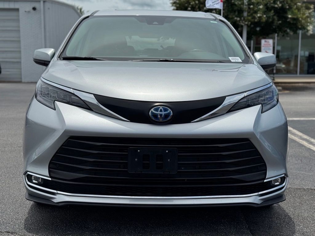 Certified 2024 Toyota Sienna XLE 8 Passenger Van Passenger Van