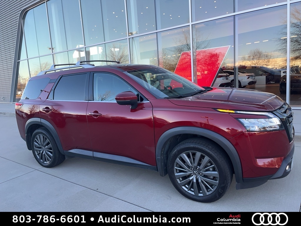 2022 Nissan Pathfinder SL's photo