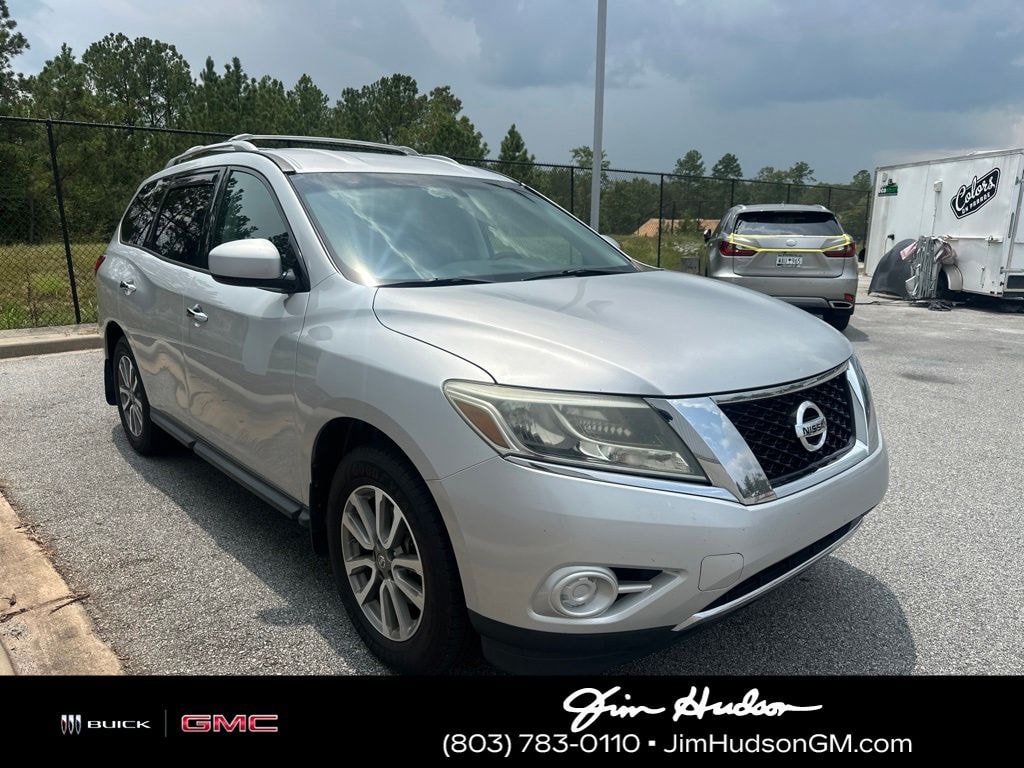 Used 2013 Nissan Pathfinder SV SUV