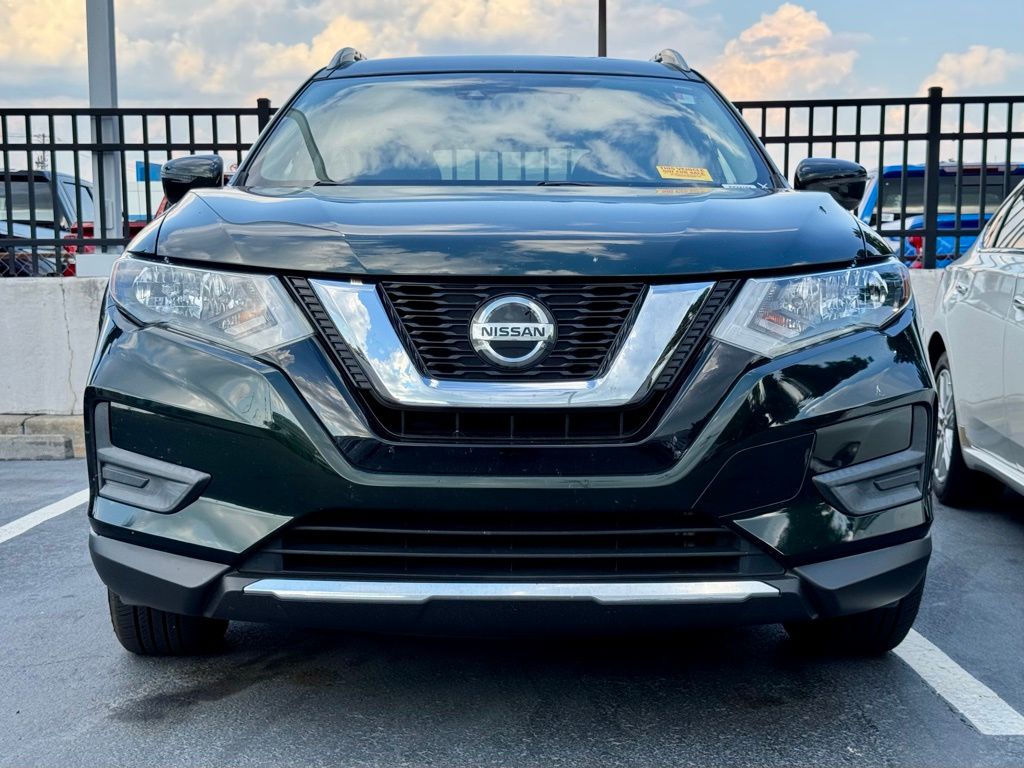 2020 Nissan Rogue SV photo 2