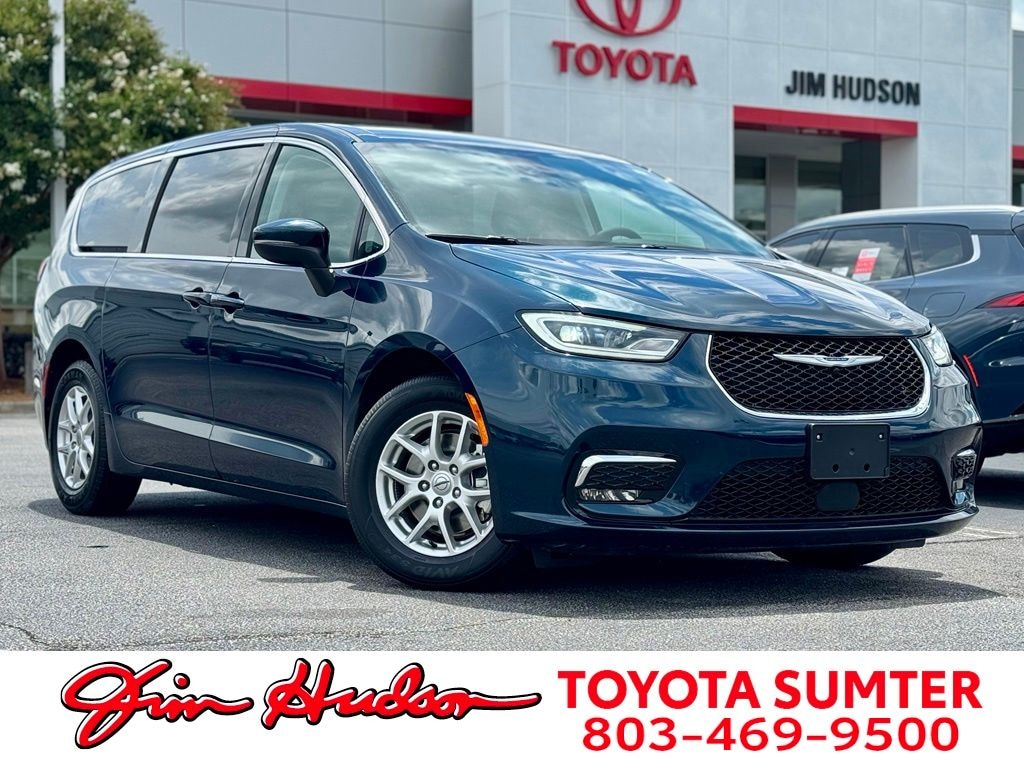 Used 2023 Chrysler Pacifica Touring L Van Passenger Van