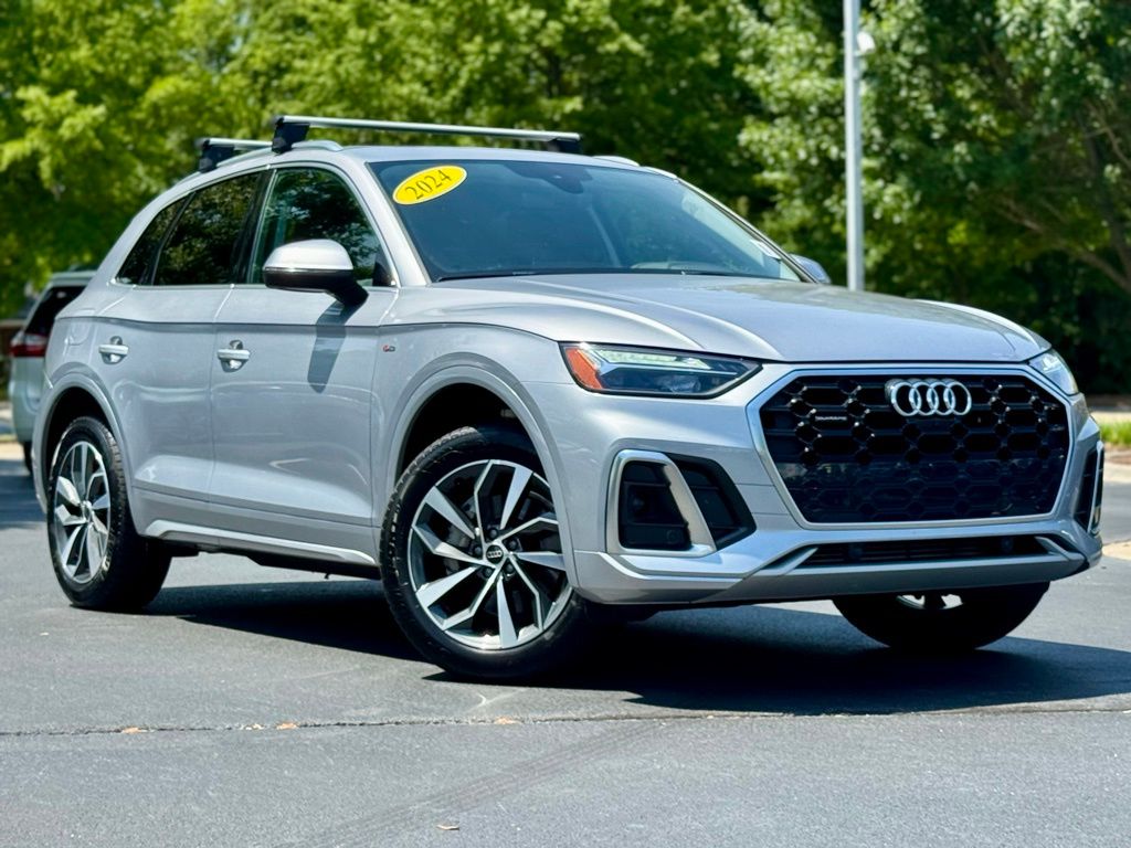 2024 Audi Q5 45 S line Premium Plus photo 2