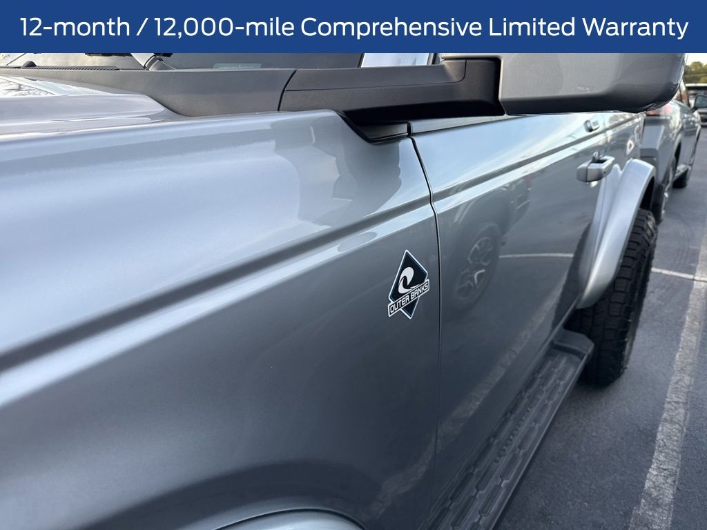 2022 Ford Bronco Outer Banks photo 2