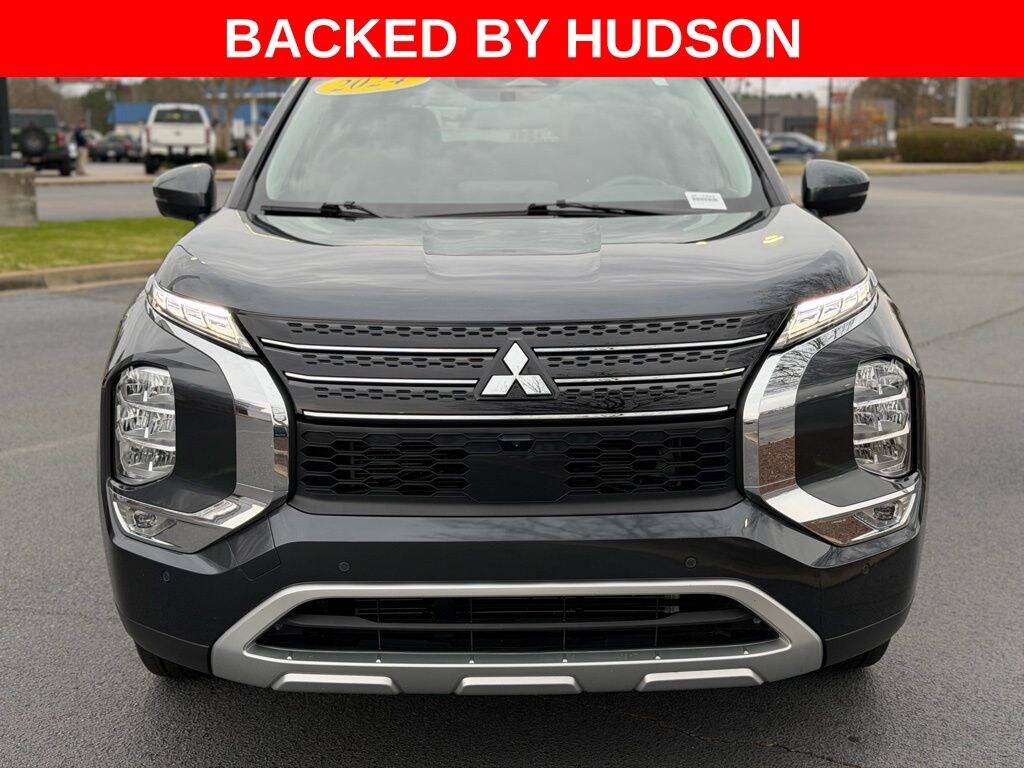 Used 2024 Mitsubishi Outlander SE SUV