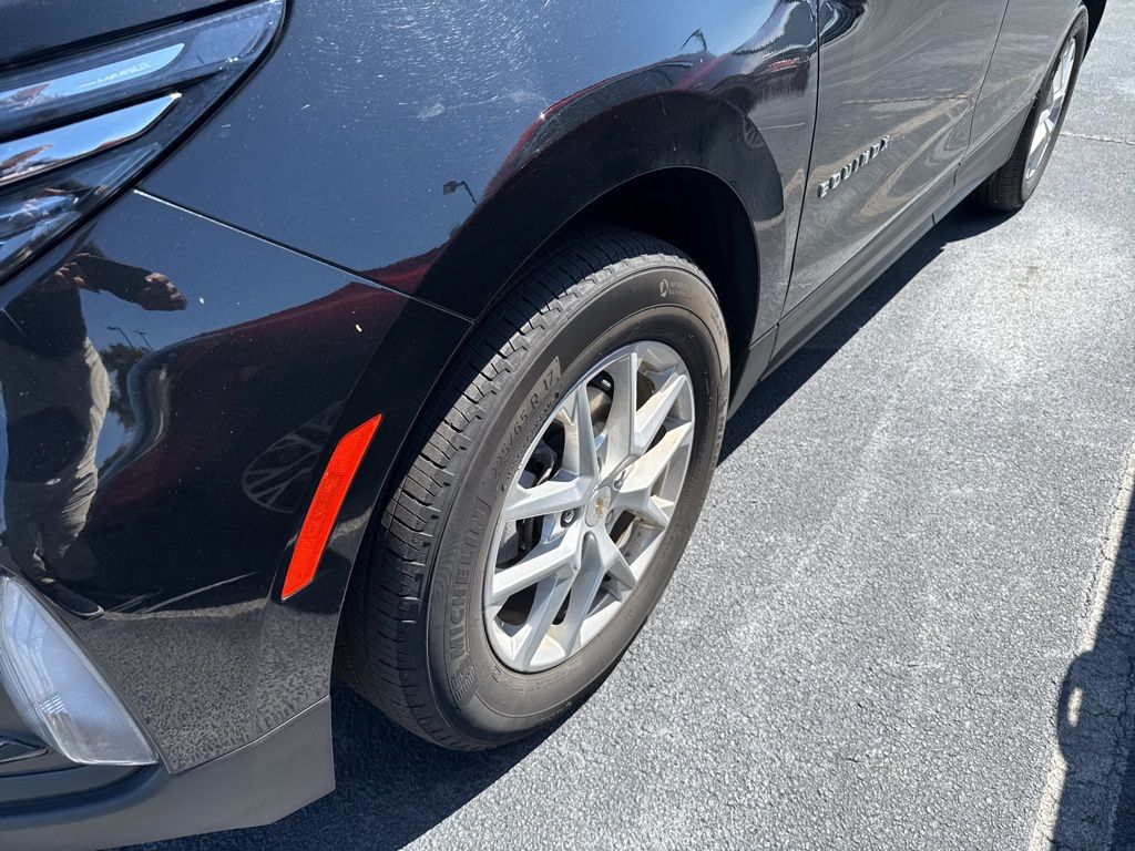 2024 Chevrolet Equinox LT photo 2