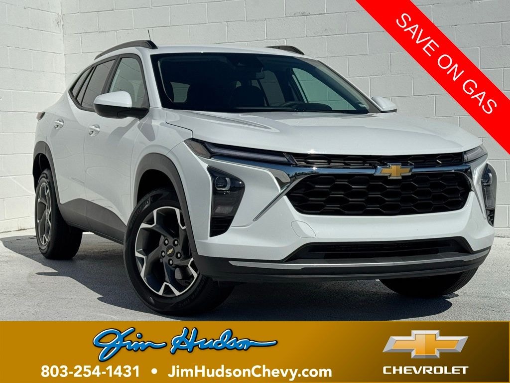 Used 2025 Chevrolet Trax LT SUV