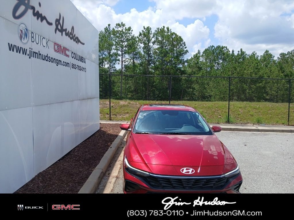 Used 2025 Hyundai Elantra SEL Convenience Sedan
