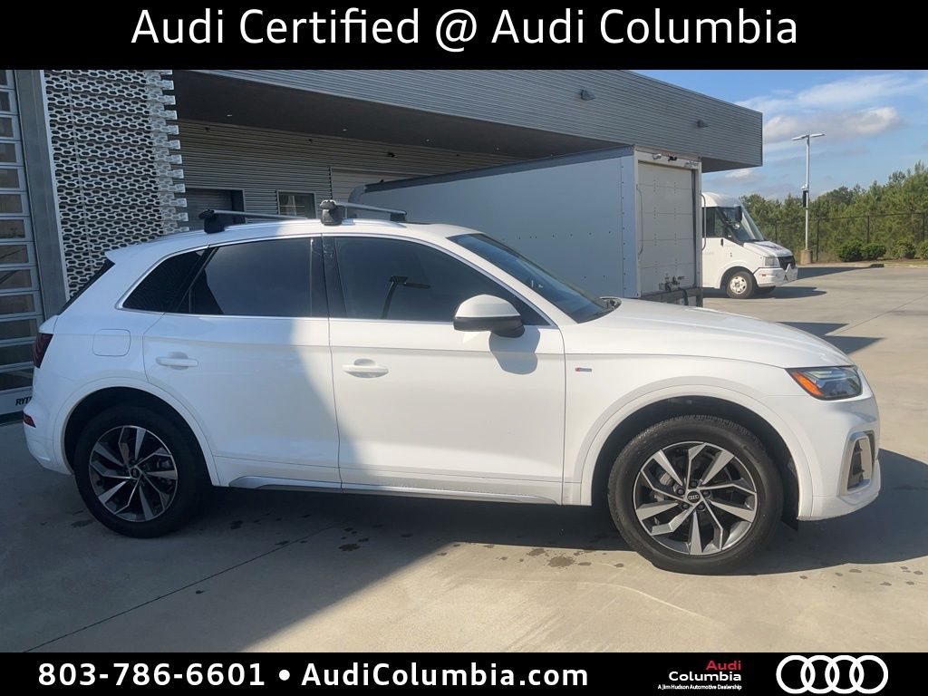 2022 Audi Q5 45 Premium Plus's photo