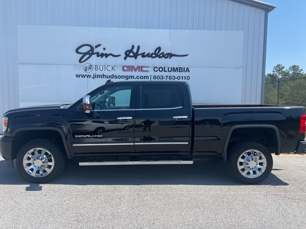 2016 Gmc Sierra 2500 HD Denali photo 2