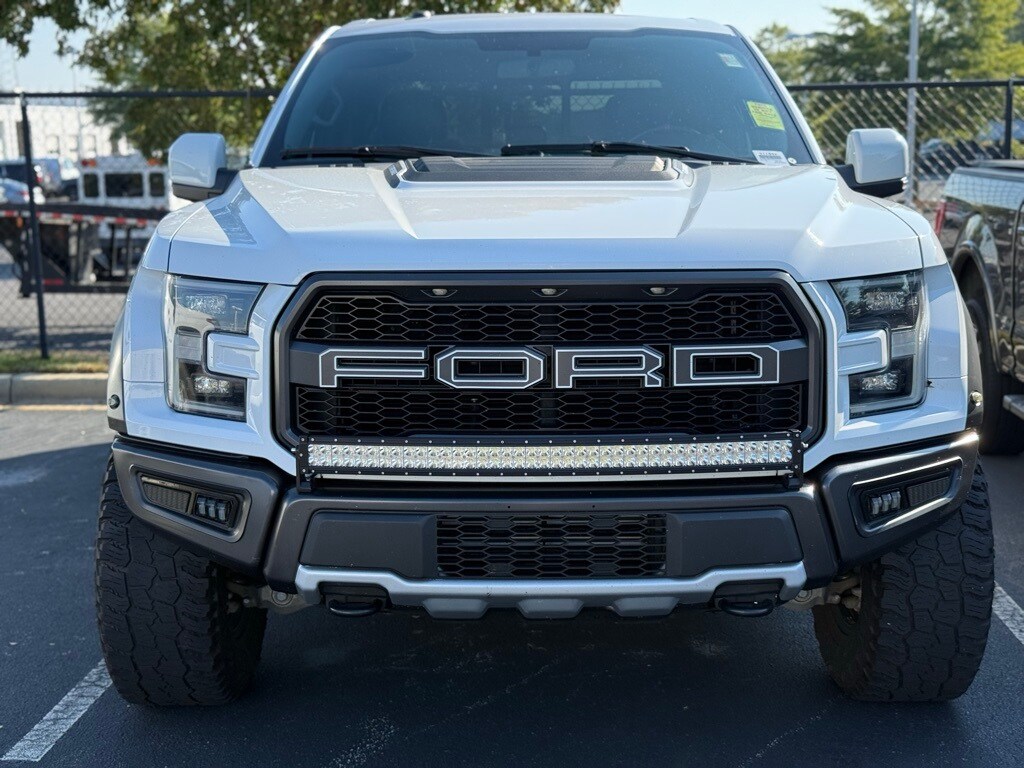 2018 Ford F-150 Raptor photo 2