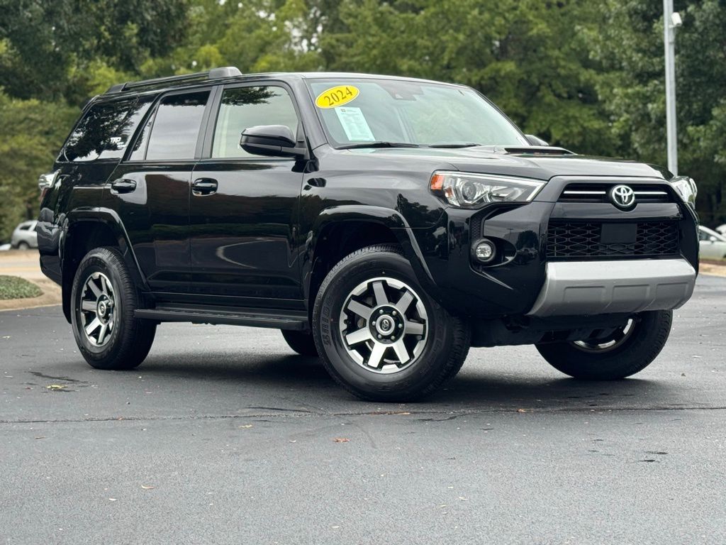 2024 Toyota 4Runner TRD Off-Road photo 2