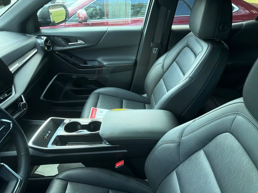 Used 2025 Chevrolet Equinox LT SUV